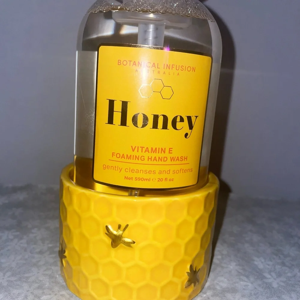 Botanical Infusion Honey Foaming Hand Wash Vitamin E 20 oz Cleanse Soften NEW